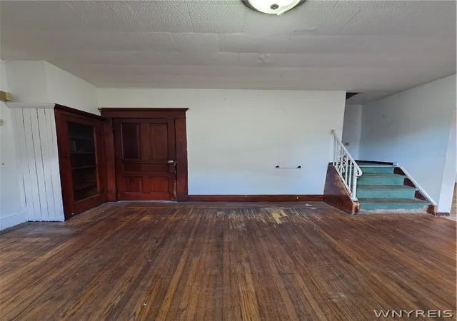 Photo 3 of Single family home for sale at 301 Peach St, Buffalo, NY 14204 | MLS# B1715029 | Listing updated on 2026-09-15