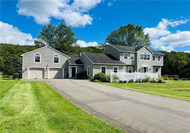 Photo 3 of Single family home for sale at 958 Limerick Ln, Homer, NY 13077 | MLS# S1714765 | Listing updated on 2026-09-17