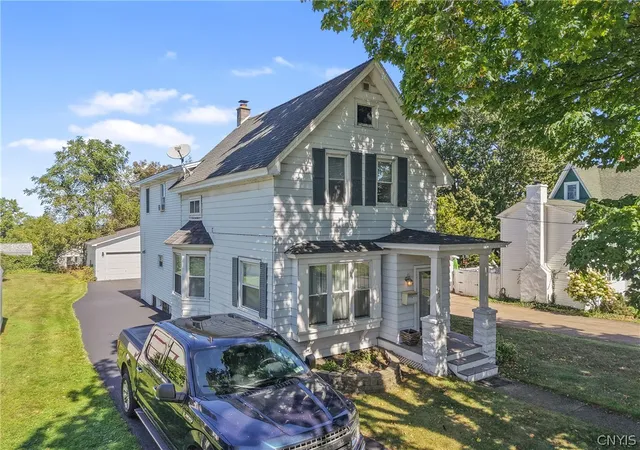 Photo 2 of Single family home for sale at 129 Ellen St, Oswego, NY 13126 | MLS# S1715065 | Listing updated on 2026-09-15