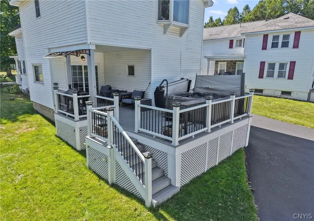 Photo 4 of Single family home for sale at 129 Ellen St, Oswego, NY 13126 | MLS# S1715065 | Listing updated on 2026-09-15