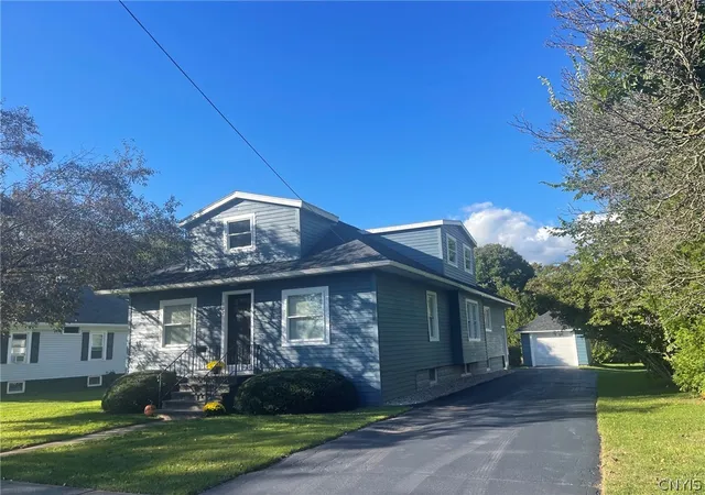 Photo 3 of Single family home for sale at 122 E Noyes Blvd, Sherrill, NY 13461 | MLS# S1714907 | Listing updated on 2026-09-15