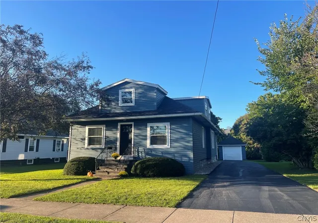 Photo 4 of Single family home for sale at 122 E Noyes Blvd, Sherrill, NY 13461 | MLS# S1714907 | Listing updated on 2026-09-15