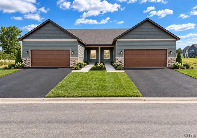 Photo 1 of Condo for sale at 273 Dewport, Baldwinsville, NY 13027 | MLS# S1714988 | Listing updated on 2026-09-16
