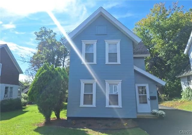Photo 2 of Single family home for sale at 132 Hatch St, Syracuse, NY 13205 | MLS# S1714929 | Listing updated on 2026-09-16