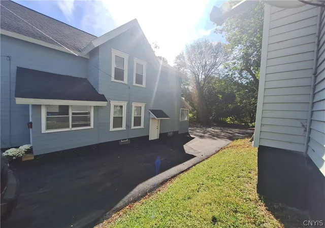 Photo 3 of Single family home for sale at 132 Hatch St, Syracuse, NY 13205 | MLS# S1714929 | Listing updated on 2026-09-16