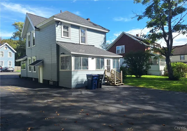 Photo 3 of Single family home for sale at 132 Hatch St, Syracuse, NY 13205 | MLS# S1714929 | Listing updated on 2026-09-16