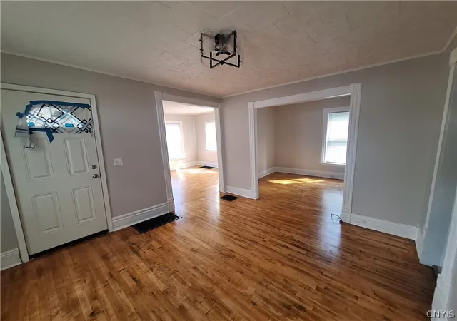 Photo 4 of Single family home for sale at 132 Hatch St, Syracuse, NY 13205 | MLS# S1714929 | Listing updated on 2026-09-16