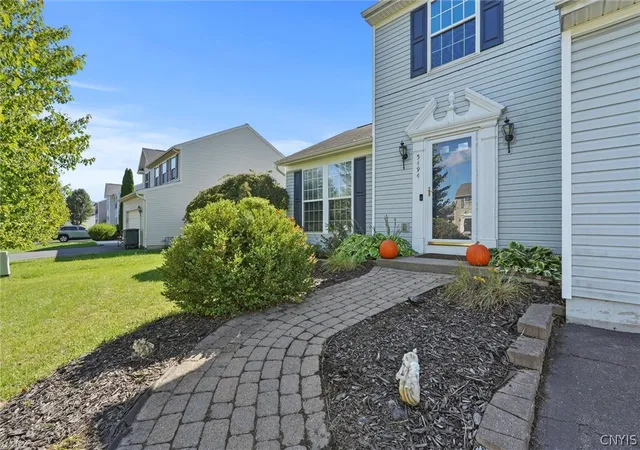 Photo 3 of Single family home for sale at 5494 Ravensthorpe, Clay, NY 13041 | MLS# S1715150 | Listing updated on 2026-09-16