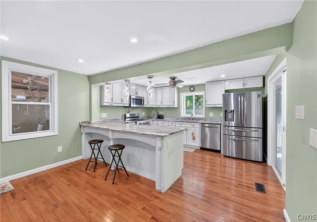 Photo 3 of Single family home for sale at 404 Oakwood St, Rome, NY 13440 | MLS# S1715108 | Listing updated on 2026-09-16