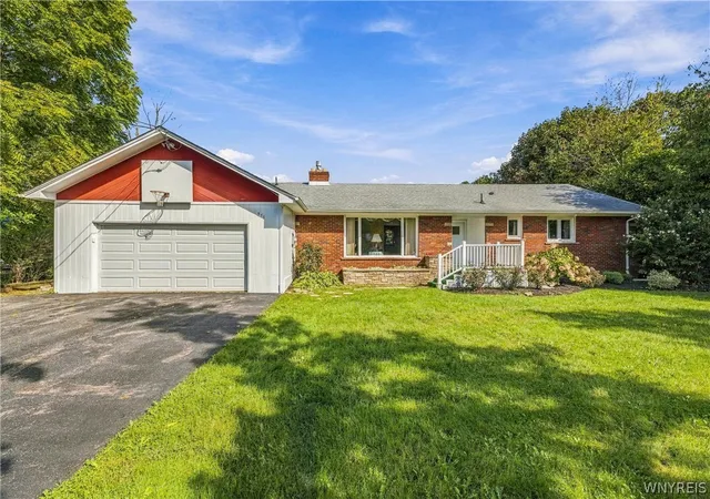 Photo 1 of Single family home for sale at 955 Elliott Dr, Lewiston, NY 14092 | MLS# B1712546 | Listing updated on 2026-09-16