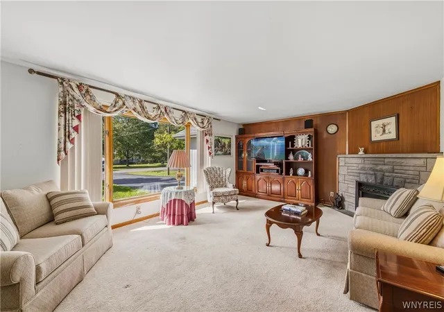 Photo 3 of Single family home for sale at 955 Elliott Dr, Lewiston, NY 14092 | MLS# B1712546 | Listing updated on 2026-09-16