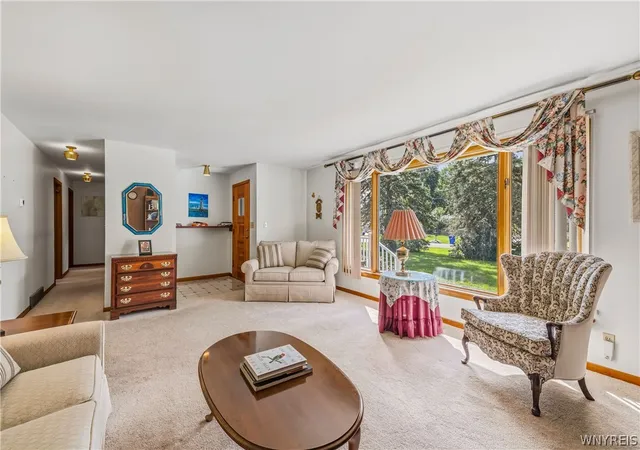 Photo 4 of Single family home for sale at 955 Elliott Dr, Lewiston, NY 14092 | MLS# B1712546 | Listing updated on 2026-09-16