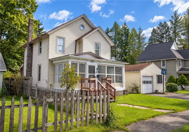 Photo 3 of Single family home for sale at 108 Elm St, Newark, NY 14513 | MLS# R1710578 | Listing updated on 2026-09-16