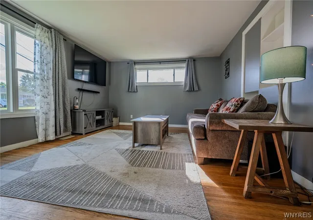 Photo 3 of Single family home for sale at 160 Newell Ave, Tonawanda, NY 14150 | MLS# B1714464 | Listing updated on 2026-09-16