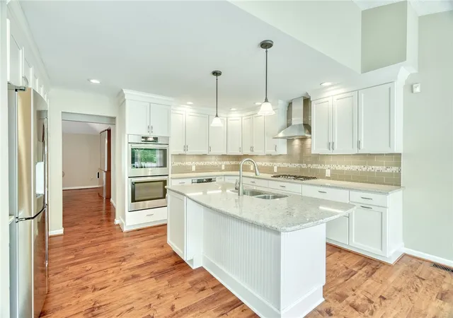 Photo 4 of Single family home for sale at 31 Chatham, Pittsford, NY 14534 | MLS# R1704228 | Listing updated on 2026-09-16