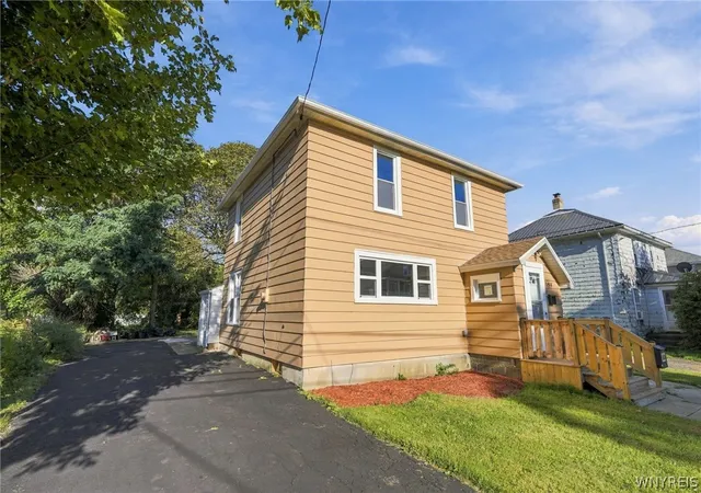 Photo 3 of Single family home for sale at 148 Prospect St, Fredonia, NY 14063 | MLS# B1714862 | Listing updated on 2026-09-16