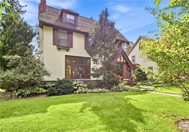 Photo 2 of Single family home for sale at 271 San Gabriel Dr, Rochester, NY 14610 | MLS# R1714489 | Listing updated on 2026-09-16