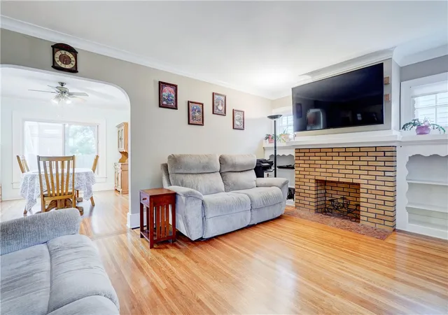 Photo 3 of Single family home for sale at 27 Biltmore Dr, Rochester, NY 14617 | MLS# R1714651 | Listing updated on 2026-09-16