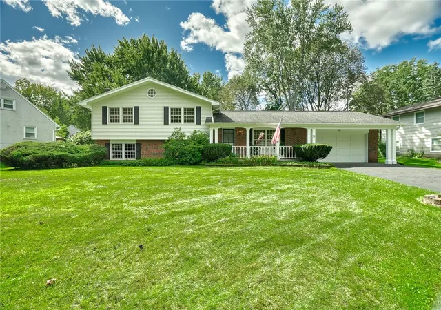 Photo 1 of Single family home for sale at 72 Barnfield Rd, Pittsford, NY 14534 | MLS# R1712915 | Listing updated on 2026-09-16