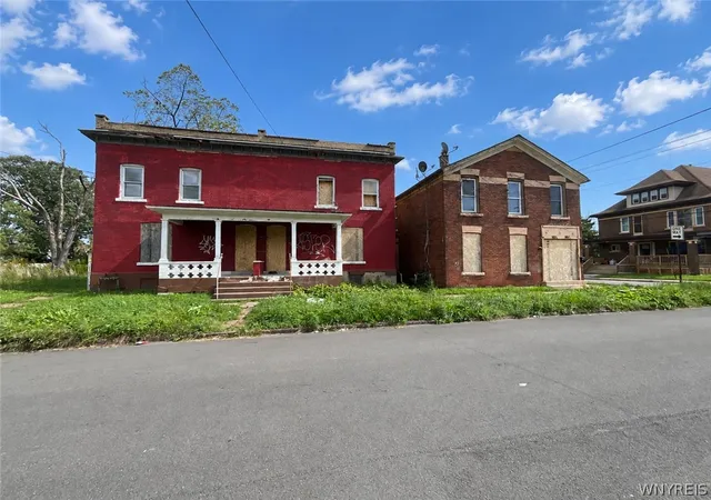 Listing Photo 5 - Condo for sale in building located at 1301 13th St, Niagara Falls, NY 14301