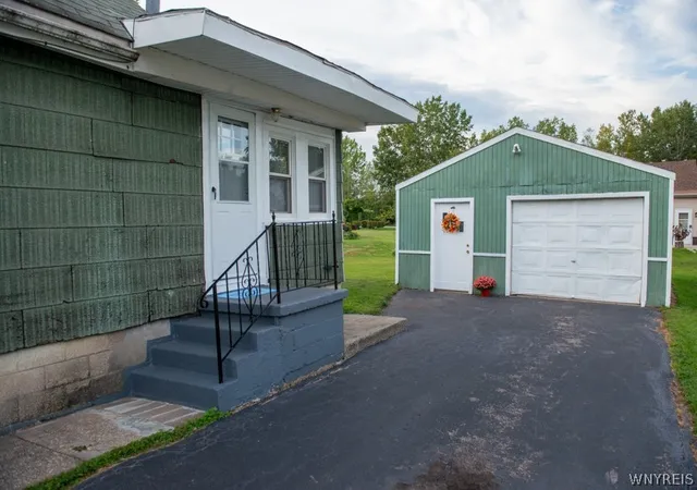 Photo 3 of Single family home for sale at 3650 2nd Street, Buffalo, NY 14219 | MLS# B1715320 | Listing updated on 2026-09-16