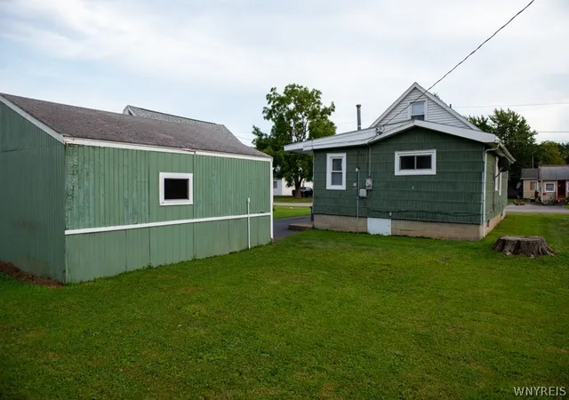 Photo 4 of Single family home for sale at 3650 2nd Street, Buffalo, NY 14219 | MLS# B1715320 | Listing updated on 2026-09-16