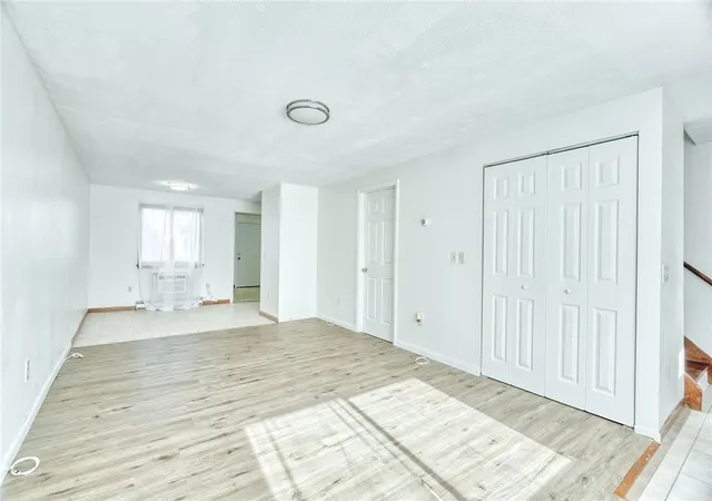 Photo 4 of Townhouse for sale at 139 Autumn Chapel, Rochester, NY 14624 | MLS# R1713724 | Listing updated on 2026-09-16