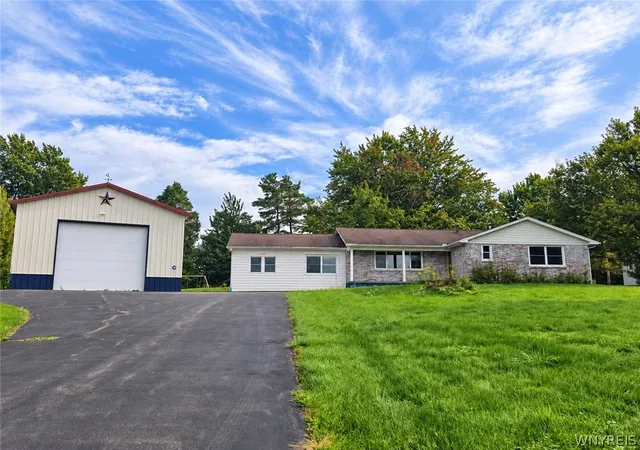 Single family home for sale at 6190 Cole Rd, Orchard Park, NY 14127 | MLS# B1715405