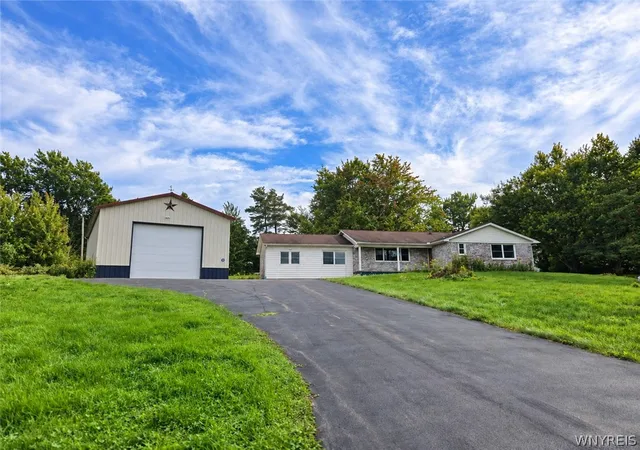 Photo 1 of Single family home for sale at 6190 Cole Rd, Orchard Park, NY 14127 | MLS# B1715405 | Listing updated on 2026-09-16
