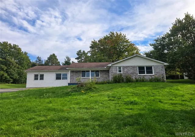 Photo 2 of Single family home for sale at 6190 Cole Rd, Orchard Park, NY 14127 | MLS# B1715405 | Listing updated on 2026-09-16
