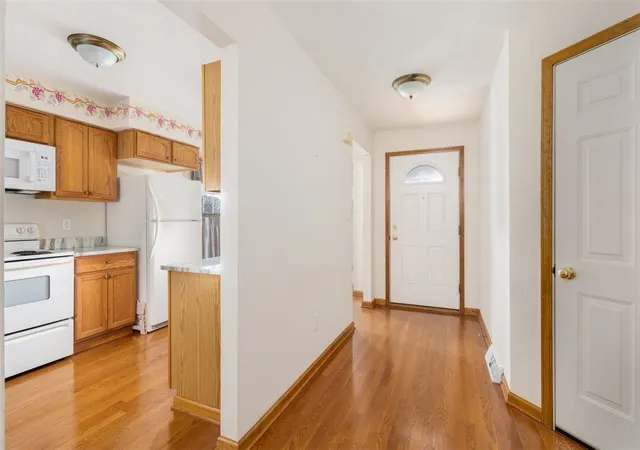 Photo 3 of Single family home for sale at 18 Crk Walk, Buffalo, NY 14227 | MLS# R1715175 | Listing updated on 2026-09-16