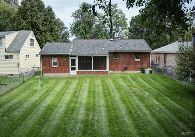 Photo 2 of Single family home for sale at 438 Robert Dr, North Tonawanda, NY 14120 | MLS# B1716704 | Listing updated on 2026-09-22