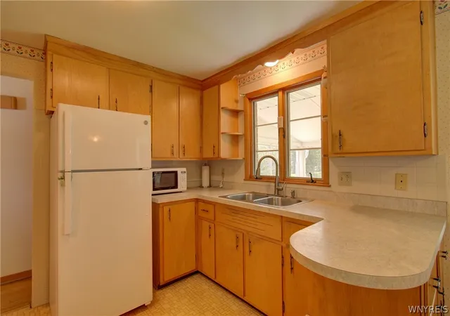 Photo 3 of Single family home for sale at 438 Robert Dr, North Tonawanda, NY 14120 | MLS# B1716704 | Listing updated on 2026-09-22