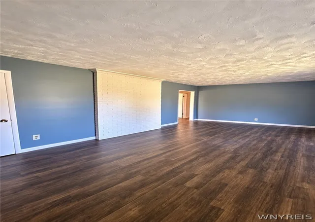Photo 4 of Single family home for sale at 1600 Lockport Rd, Youngstown, NY 14174 | MLS# B1717203 | Listing updated on 2026-09-25