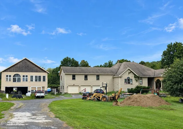 Photo 1 of Single family home for sale at 2532 Ny 67, Amsterdam, NY 12010 | MLS# 202518111 | Listing updated on 2026-10-27