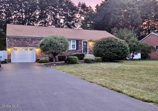 Photo 1 of Single family home for sale at 2 Janet Ln, Guilderland, NY 12203 | MLS# 202625724 | Listing updated on 2026-10-07