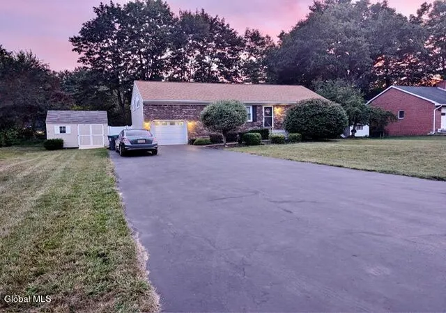 Photo 3 of Single family home for sale at 2 Janet Ln, Guilderland, NY 12203 | MLS# 202625724 | Listing updated on 2026-10-07