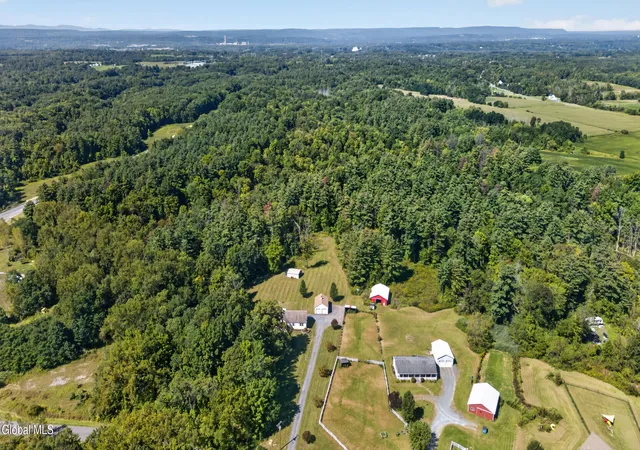 Photo 3 of Single family home for sale at 5 Den Besten Way, Schodack, NY 12033 | MLS# 202625794 | Listing updated on 2026-09-22