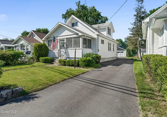 Photo 1 of Sale Pending at 370 Princetown Rd, Schenectady, NY 12306 | MLS# 202625582 | Listing updated on 2026-09-16