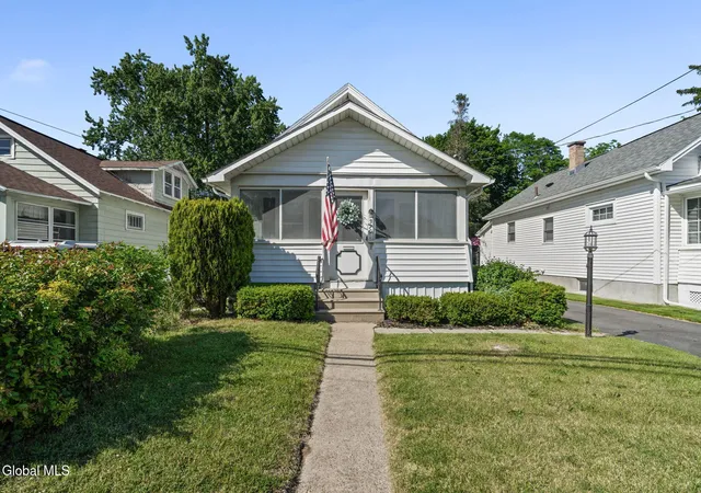 Photo 2 of Sale Pending at 370 Princetown Rd, Schenectady, NY 12306 | MLS# 202625582 | Listing updated on 2026-09-16