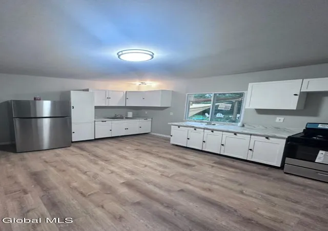 Photo 3 of Single family home for sale at 29 S Pine Ave, Albany, NY 12208 | MLS# 202613250 | Listing updated on 2026-09-03
