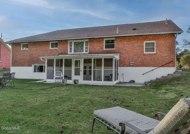 Photo 4 of Sale Pending at 222 Marshall Ave, Schenectady, NY 12304 | MLS# 202625206 | Listing updated on 2026-09-08
