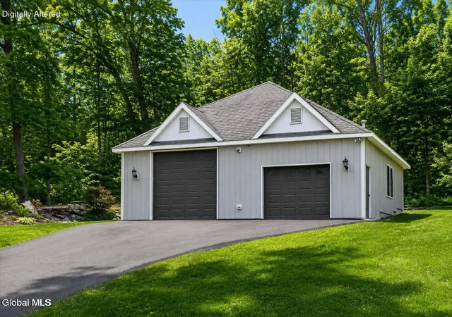 Photo 2 of Single family home for sale at 1306 Putnam Rd, Schenectady, NY 12306 | MLS# 202618807 | Listing updated on 2026-09-10