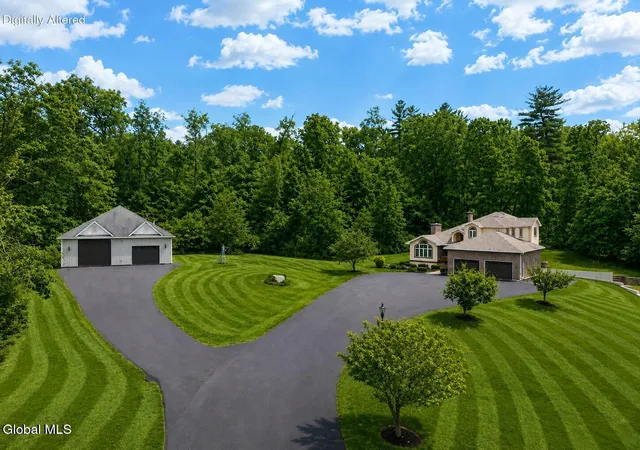 Photo 3 of Single family home for sale at 1306 Putnam Rd, Schenectady, NY 12306 | MLS# 202618807 | Listing updated on 2026-09-10