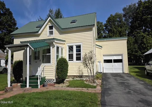 Photo 1 of Single family home for sale at 121 Mechanic St, Northville, NY 12134 | MLS# 202626366 | Listing updated on 2026-09-18