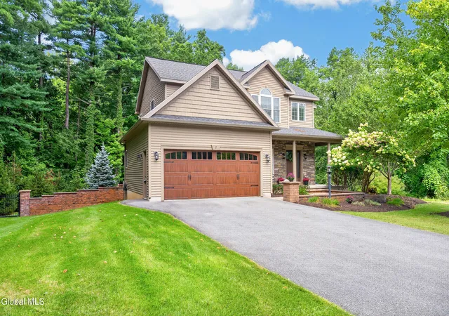 Photo 2 of Single family home for sale at 2 Lussier Dr, Clifton Park, NY 12065 | MLS# 202625630 | Listing updated on 2026-09-14
