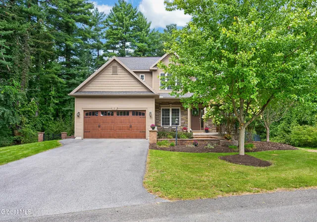 Photo 3 of Single family home for sale at 2 Lussier Dr, Clifton Park, NY 12065 | MLS# 202625630 | Listing updated on 2026-09-14