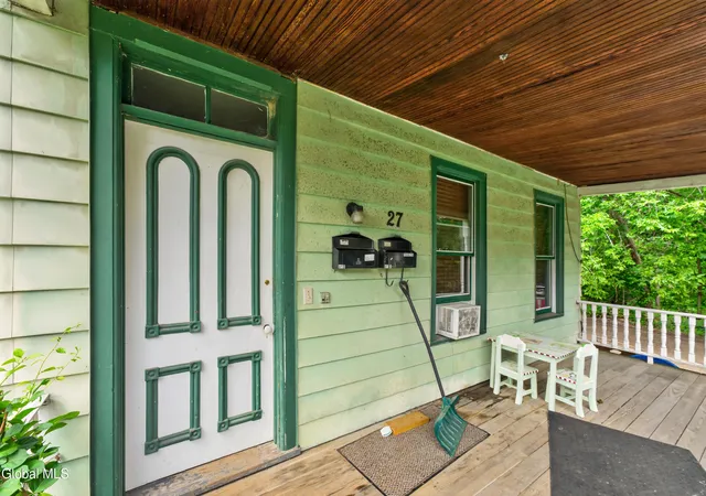 Listing Photo 4 - Condo for sale in building located at 27 Lilac Ln, Troy, NY 12180