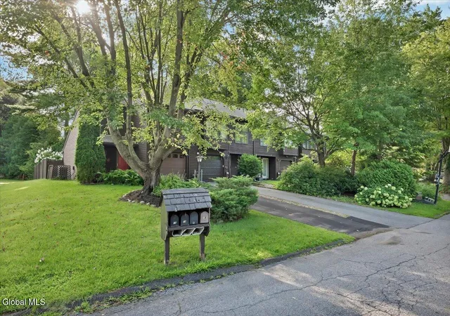 Photo 2 of Sale Pending at 14 Brenden Ct, Clifton Park, NY 12065 | MLS# 202623978 | Listing updated on 2026-09-01