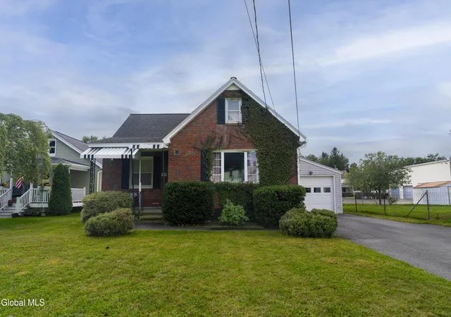 Photo 1 of Single family home for sale at 319 Princetown Rd, Schenectady, NY 12306 | MLS# 202626420 | Listing updated on 2026-09-25